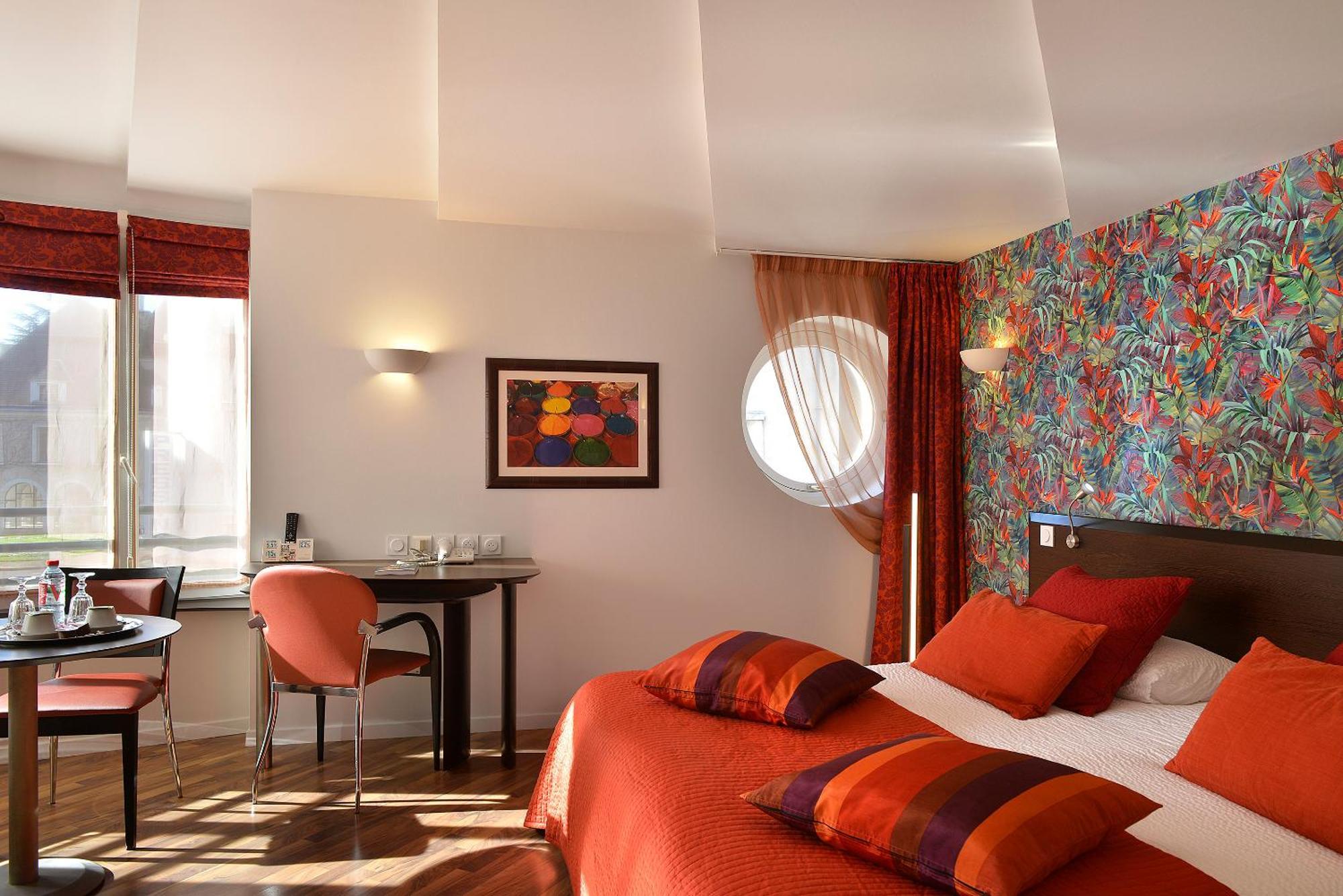 Logis Le Saint Georges Hotel 3*